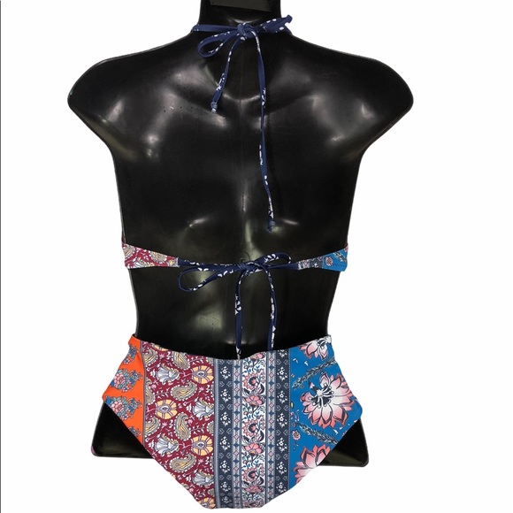 Cupshie calico halter top bikini - Picture 2 of 7